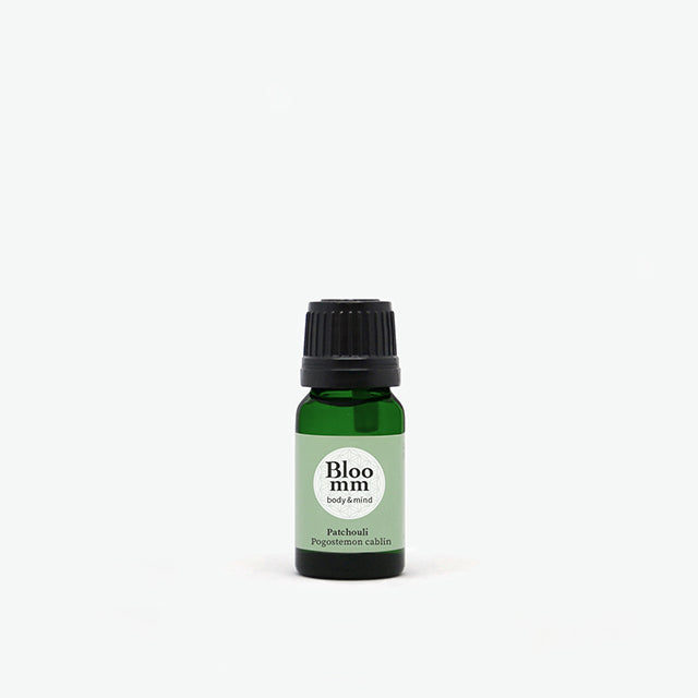 Patchouli, etherische olie. Zoet en verwarmend. 100% puur en natuurlijk, het beste van de plant.