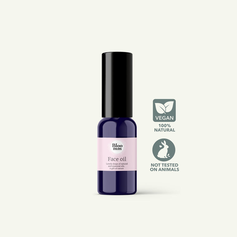 Facial oil, nourishes and relaxes.